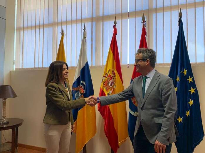 Imagen de la firma del acuerdo / TA